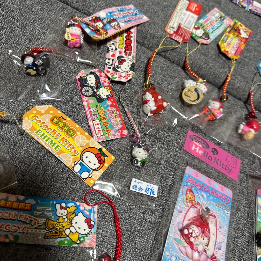 大量♡ハローキティご当地根付ストラップ　ファスナーストラップなど　まとめて60個