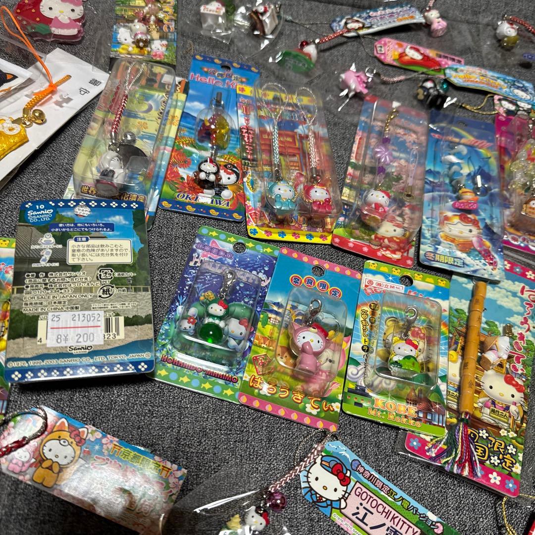 大量♡ハローキティご当地根付ストラップ　ファスナーストラップなど　まとめて60個