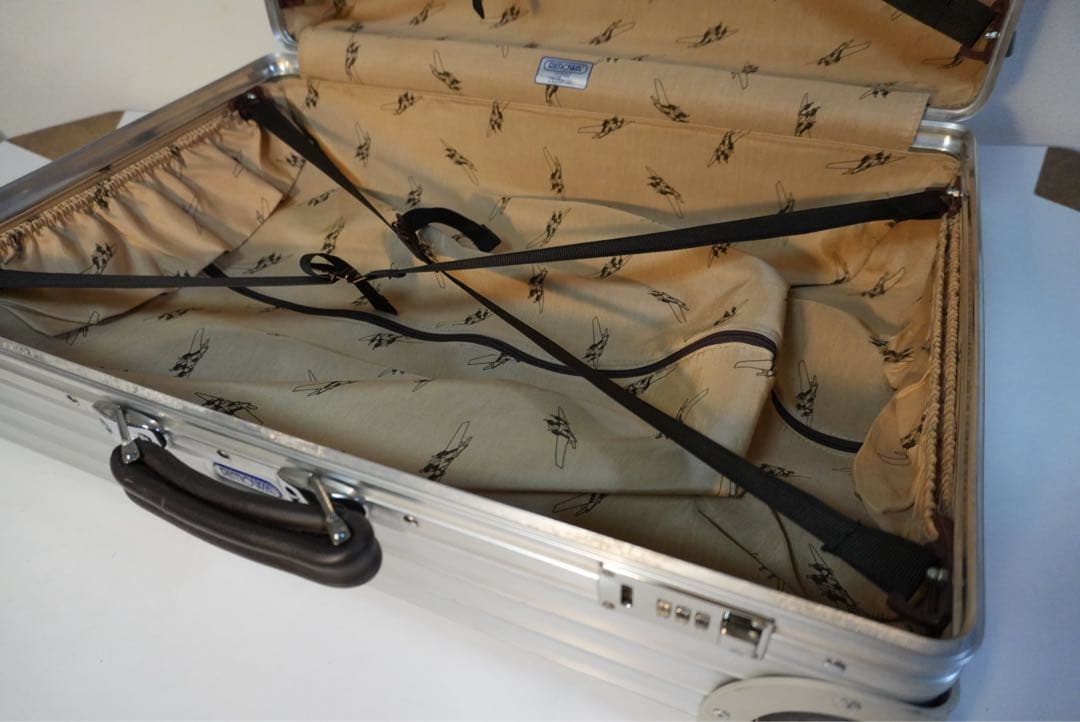 リモワ　クラシックフライト60L ２輪タイプ