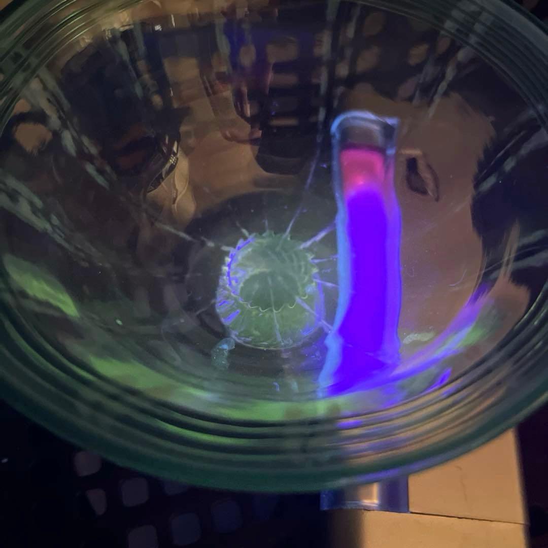 骨董　時代ガラス　希少　若草色　乳白色暈し　千段巻き　反り口　氷コップ　ウラン