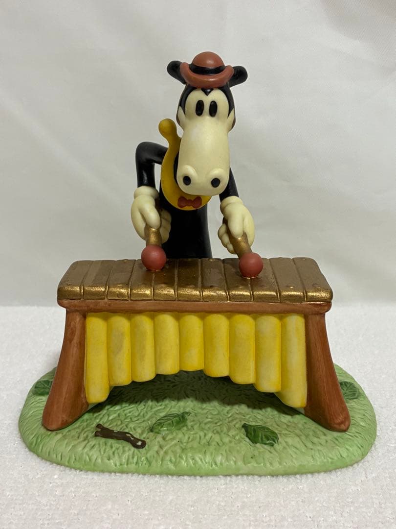 ディズニー　ミッキー　音楽隊　置物　陶器　三協商事