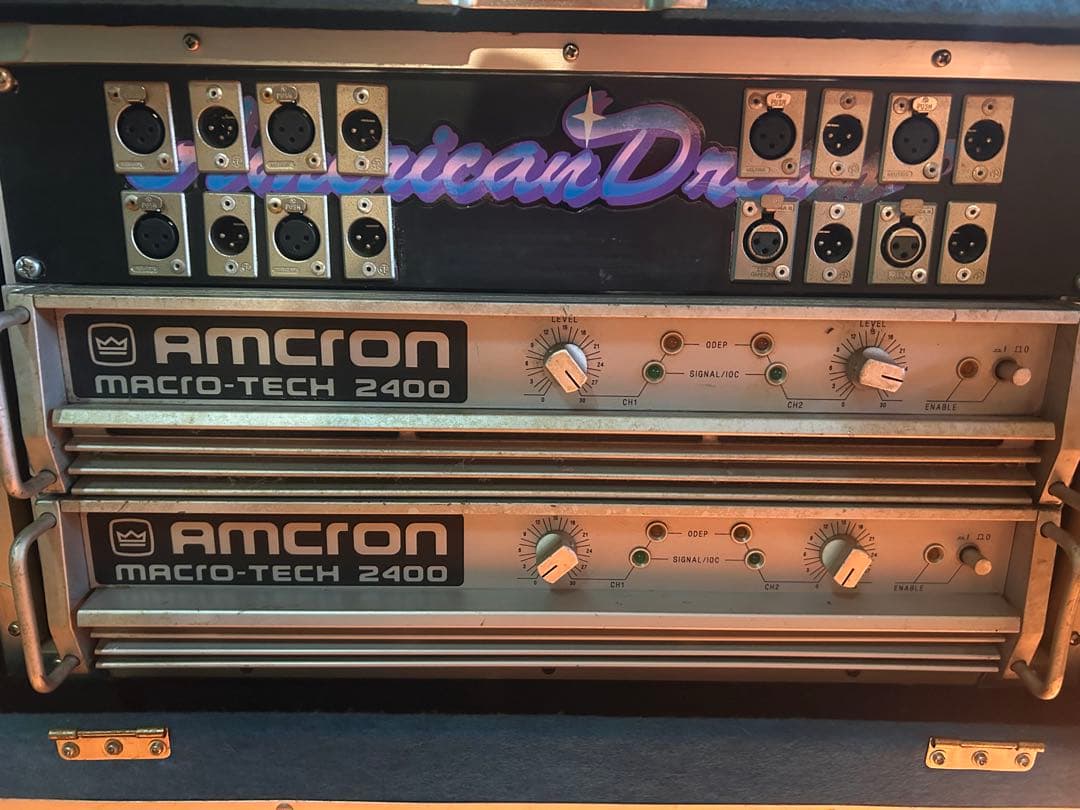 Crown社のパワーアンプ「Macro-Tech 2400」　　2台セット