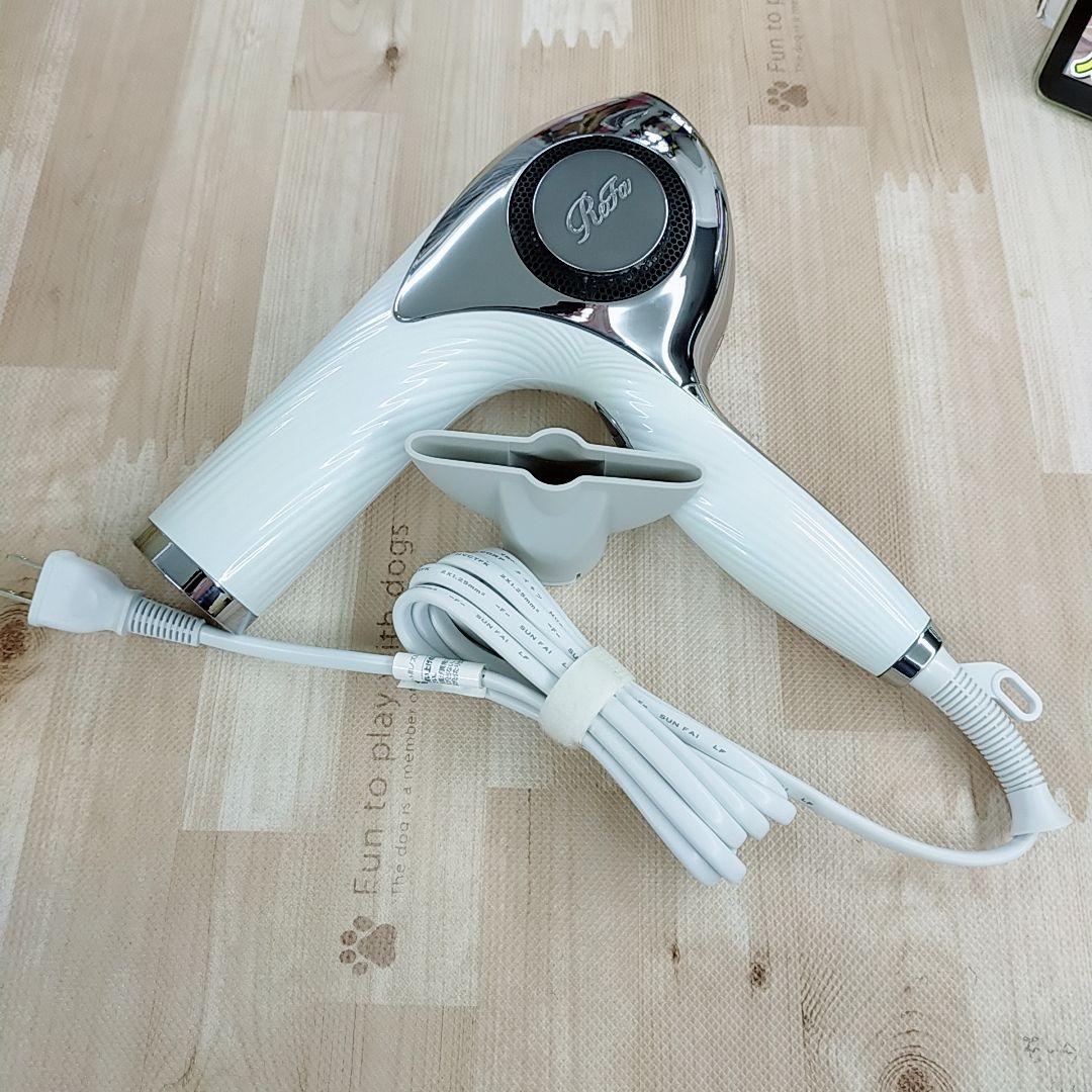 ほぼ未使用○ノズル付き Refa リファ ビューティック ドライヤー MTG