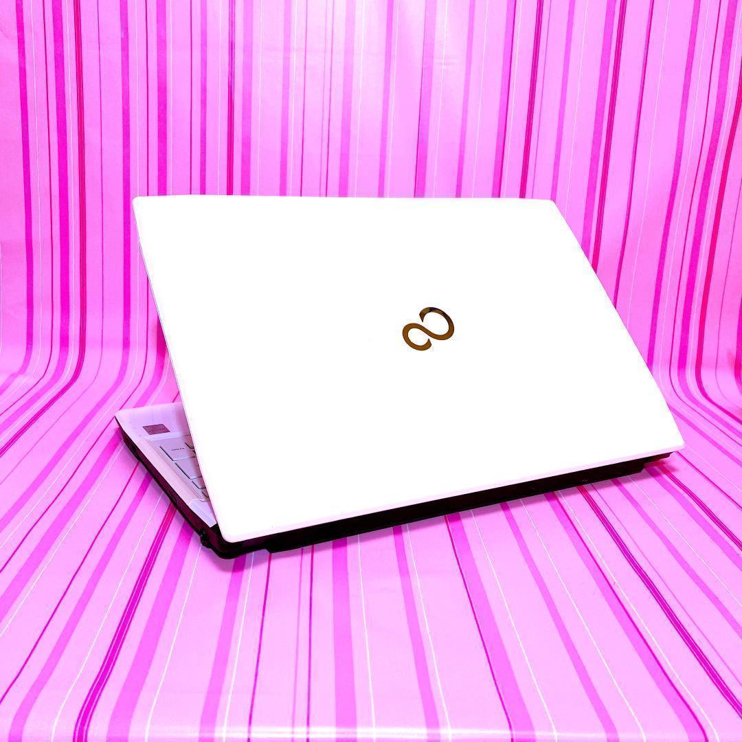 良品✨DVDやＣＤも聞ける1点物✨富士通白ノートパソコンカメラ付大容量69750