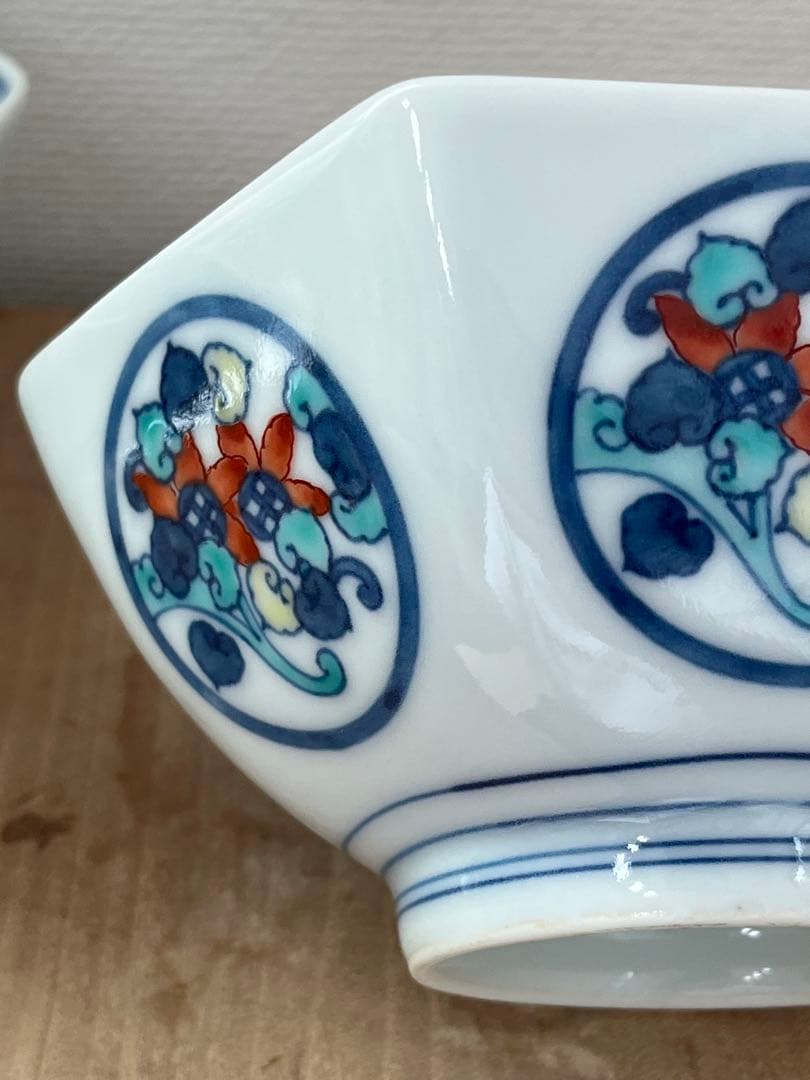 人間国宝　13代　今泉今右衛門窯 錦草花文 六角小鉢 色鍋島 有田焼 高級