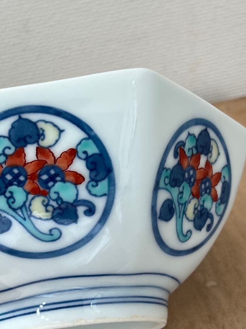 人間国宝　13代　今泉今右衛門窯 錦草花文 六角小鉢 色鍋島 有田焼 高級