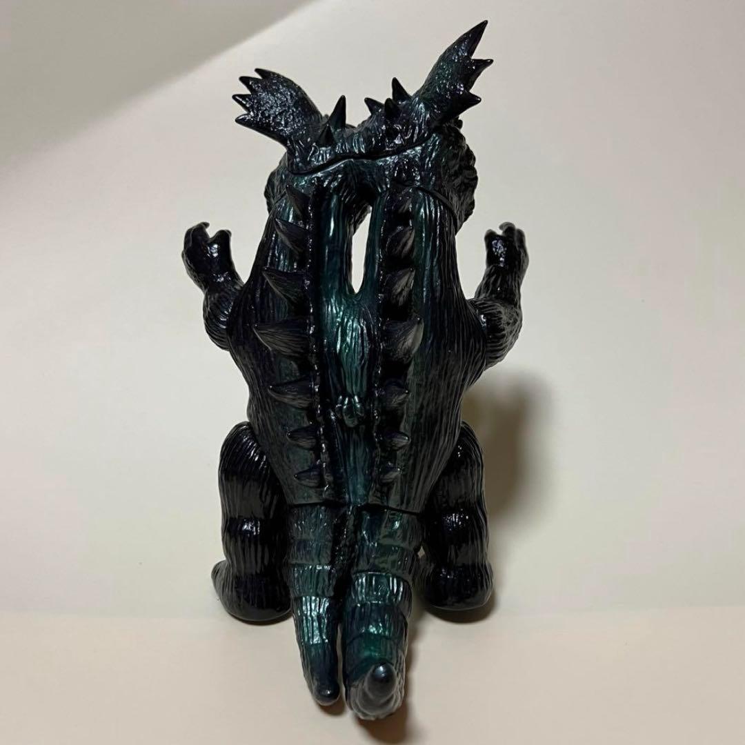 ゾルメン　ZOLLMEN　バジラ　ソフビ　フィギュア