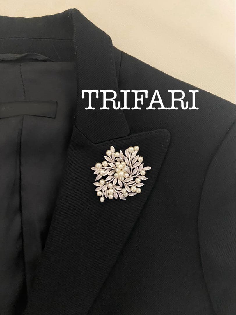 lotuscloud 2504⭐️TRIFARI トリファリ ヴィンテージブローチ