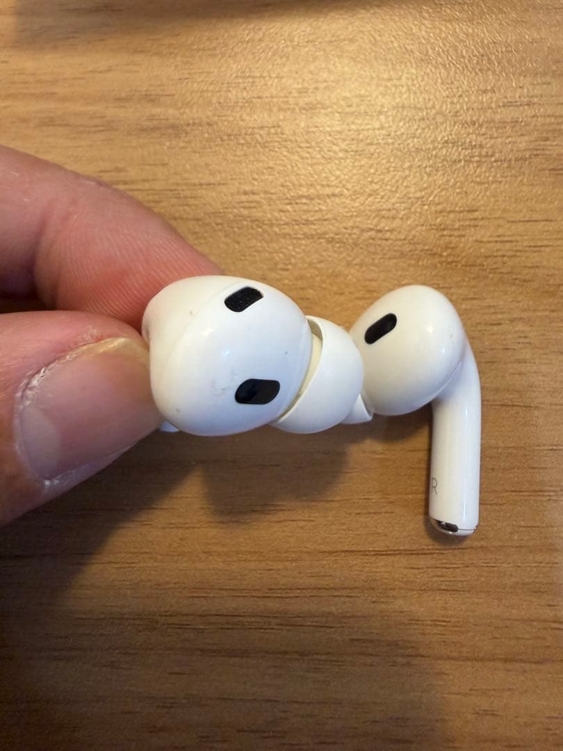 AirPods Pro 2 本体 正規品　箱付き(未使用イヤチップ付けます)