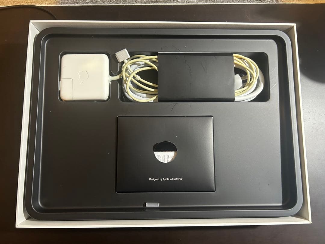 Apple MacBook Air 13㌅ 2015年 256GB 充電77