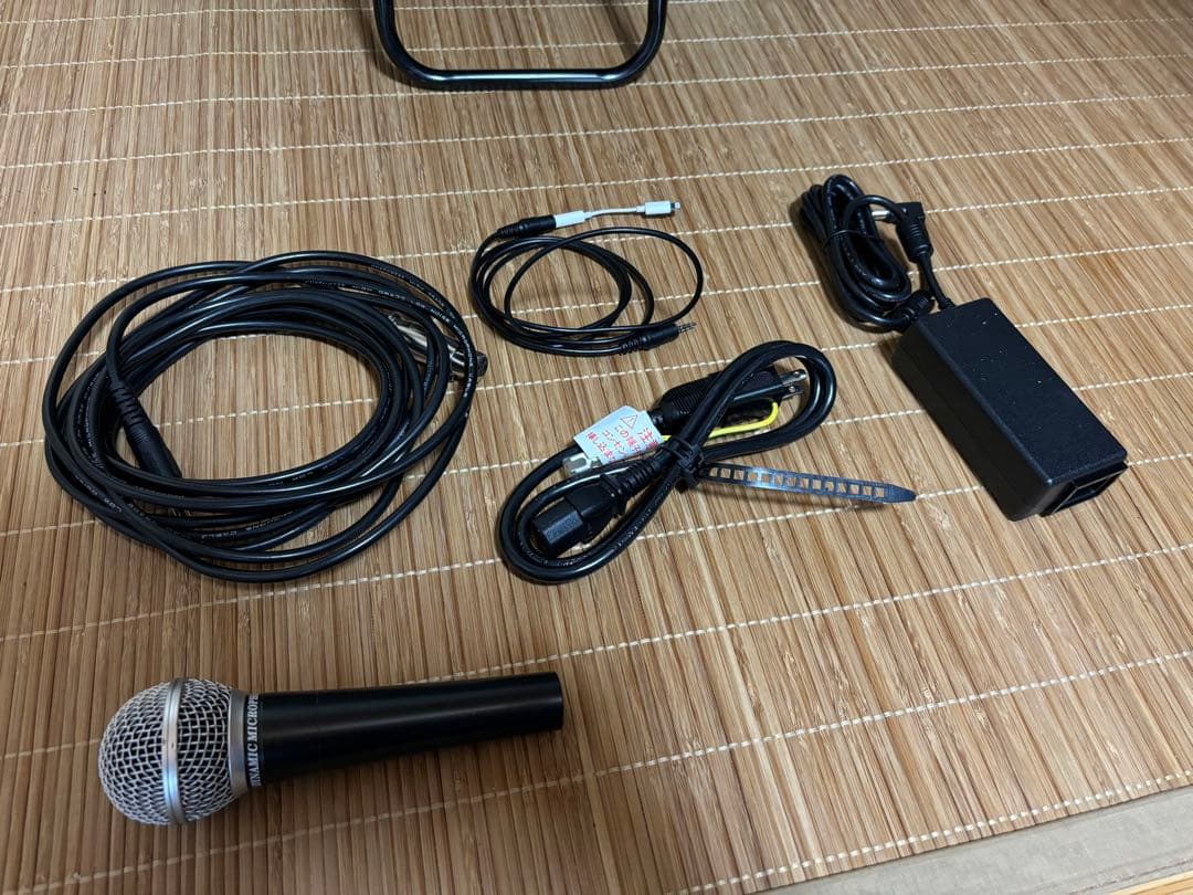 【路上ライブセット】Roland アンプ、マイク、譜面台、キャリーカート