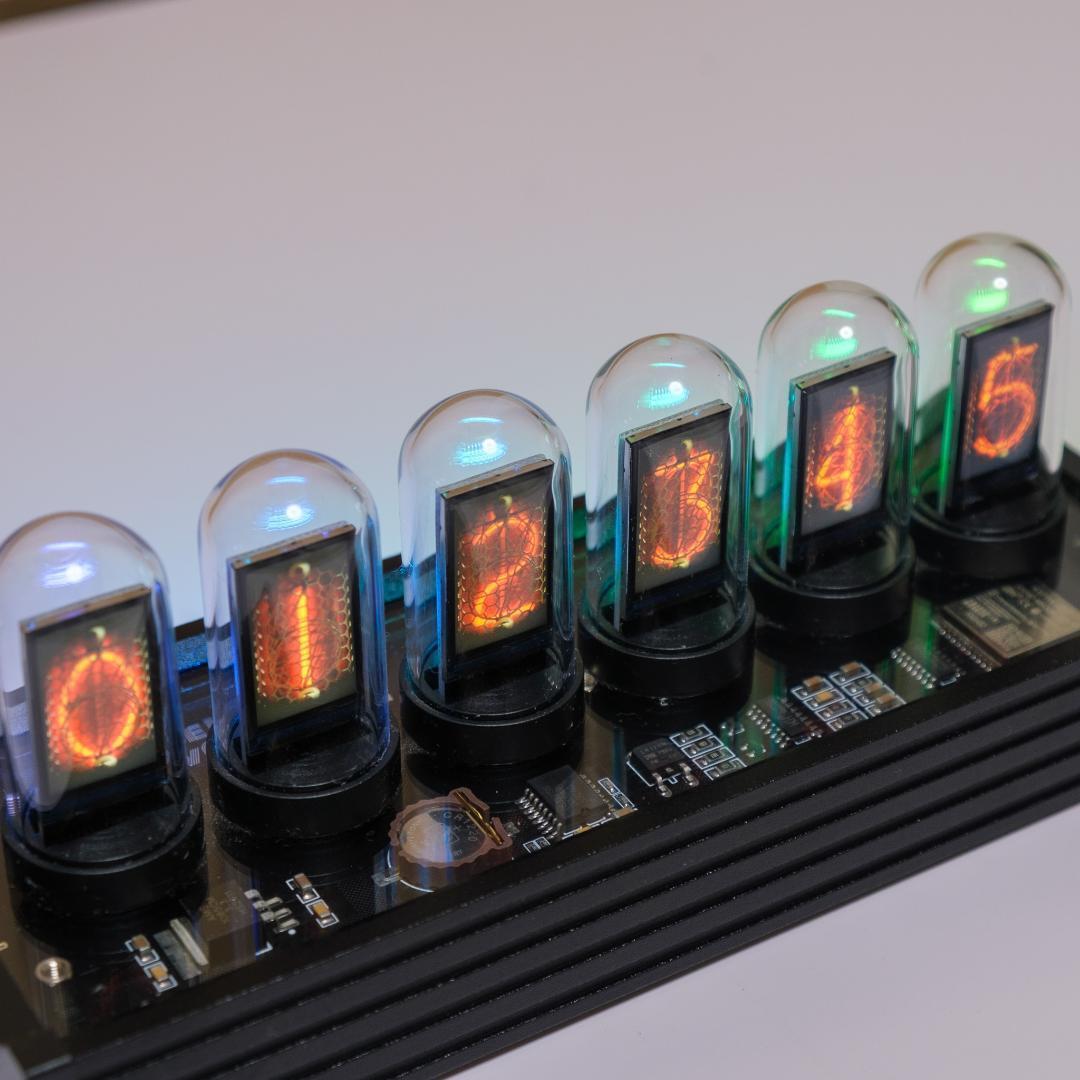 ニキシー菅時計のようなデザインのデジタル置き時計 ニキシー菅 デジタルクロック