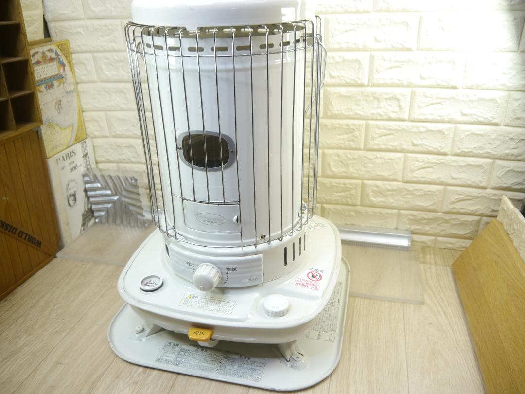 送料無料◆２０１３年◆コロナ　石油ストーブ ホワイト 円筒形　　灯油