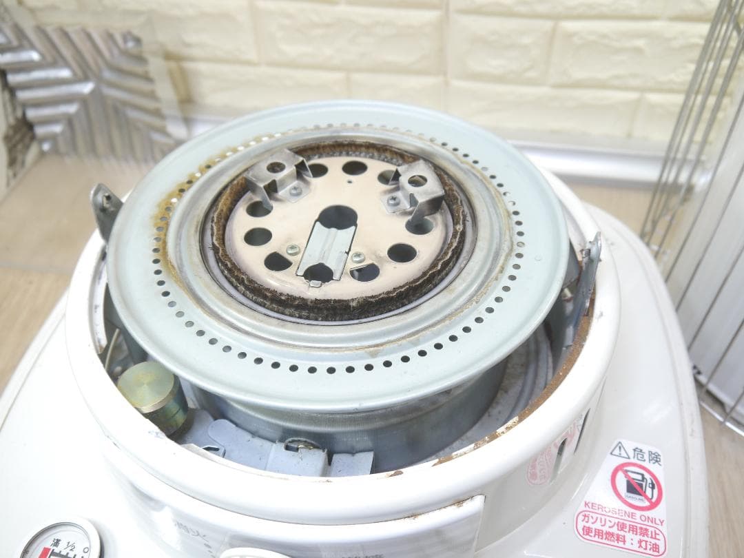 送料無料◆２０１３年◆コロナ　石油ストーブ ホワイト 円筒形　　灯油