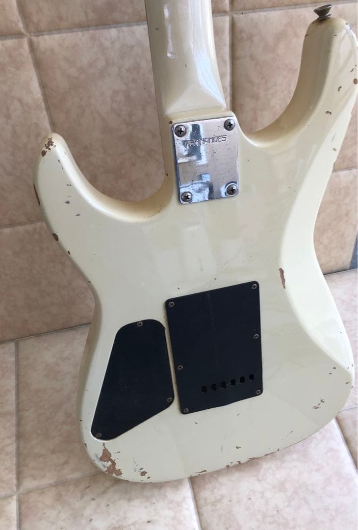 FERNANDES ストラトキャスター日本製 ホワイト 白(G69)