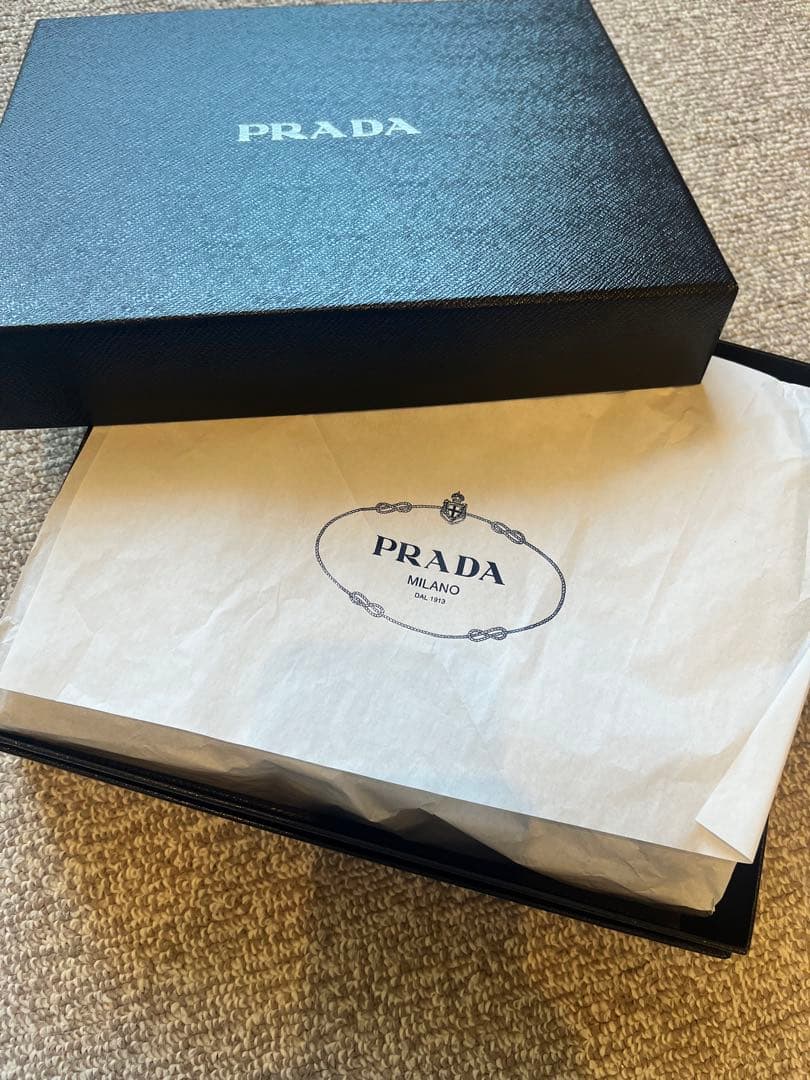 プラダ　犬　パファー ドッグコート Mサイズ　ネイビー