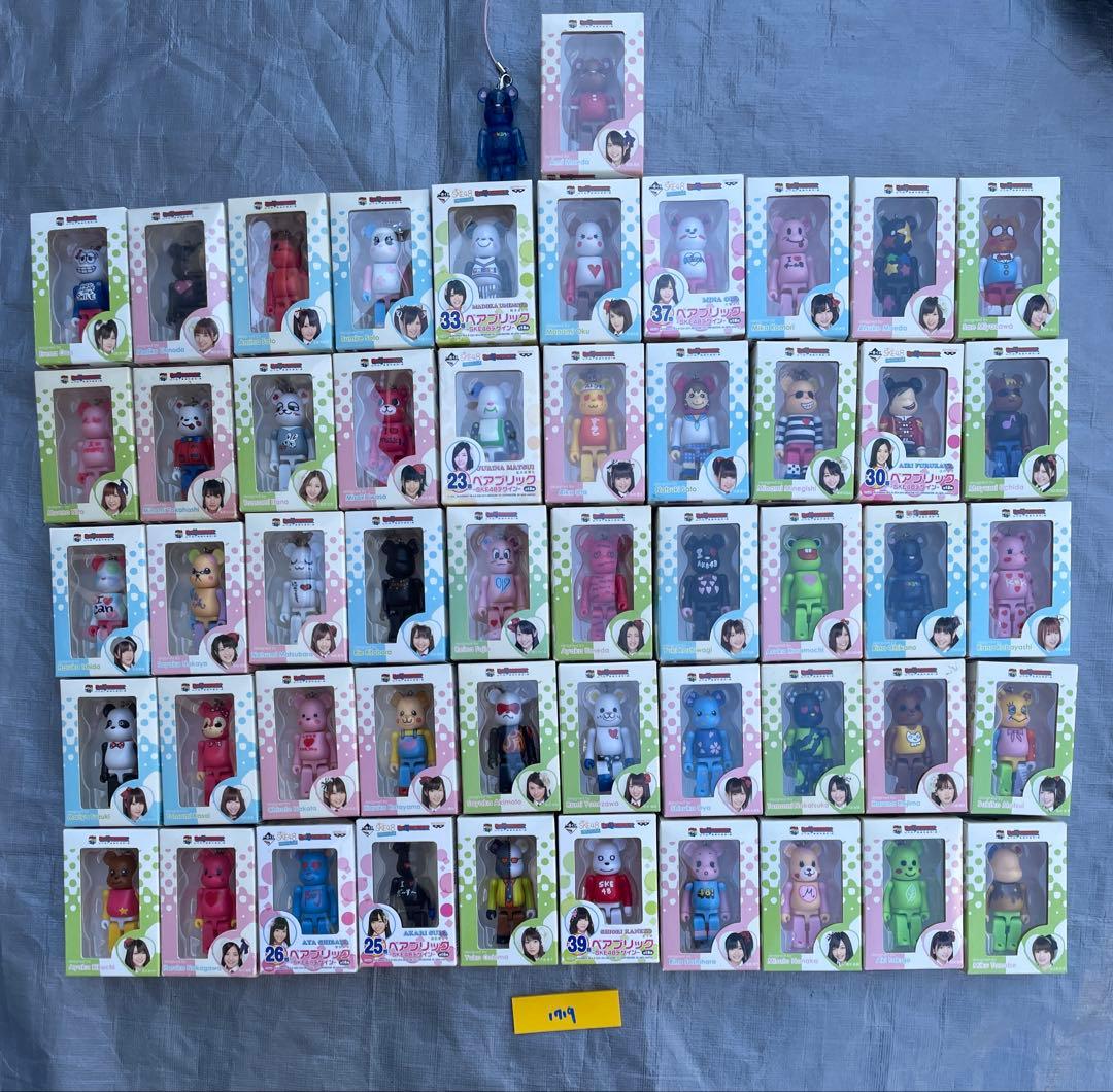 【希少品】【未開封】AKB48ベアブリック52体セット（51体未開封)