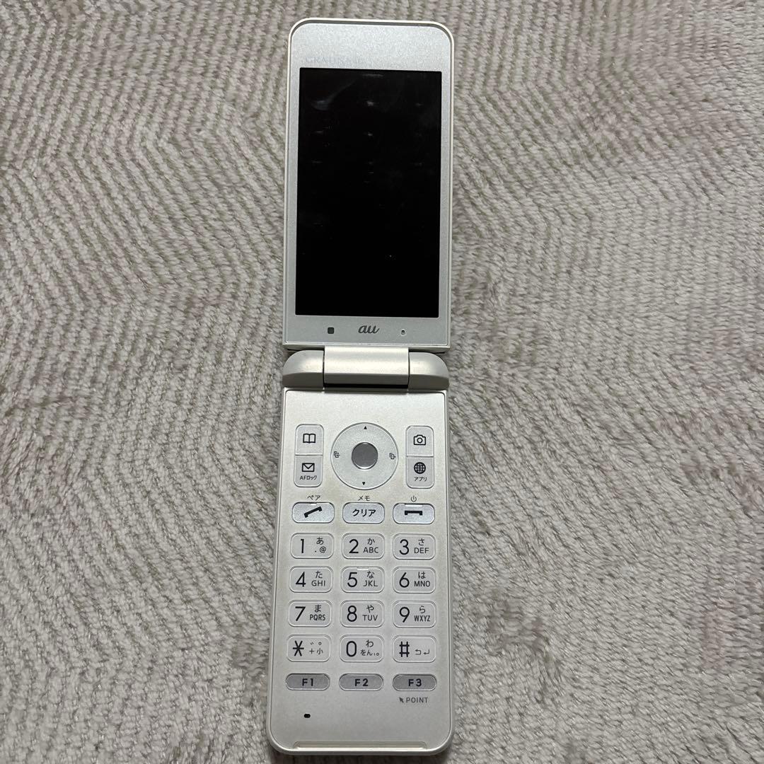 au GRATINA 4G WHITE KYF31【SIMフリ−解除済】