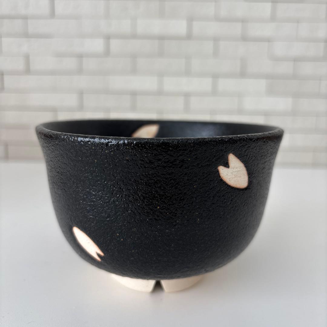 【新品未使用】抹茶茶碗　兎月窯　杉浦芳樹作　瀬戸焼　御題『桜』茶碗　共箱ウコン布