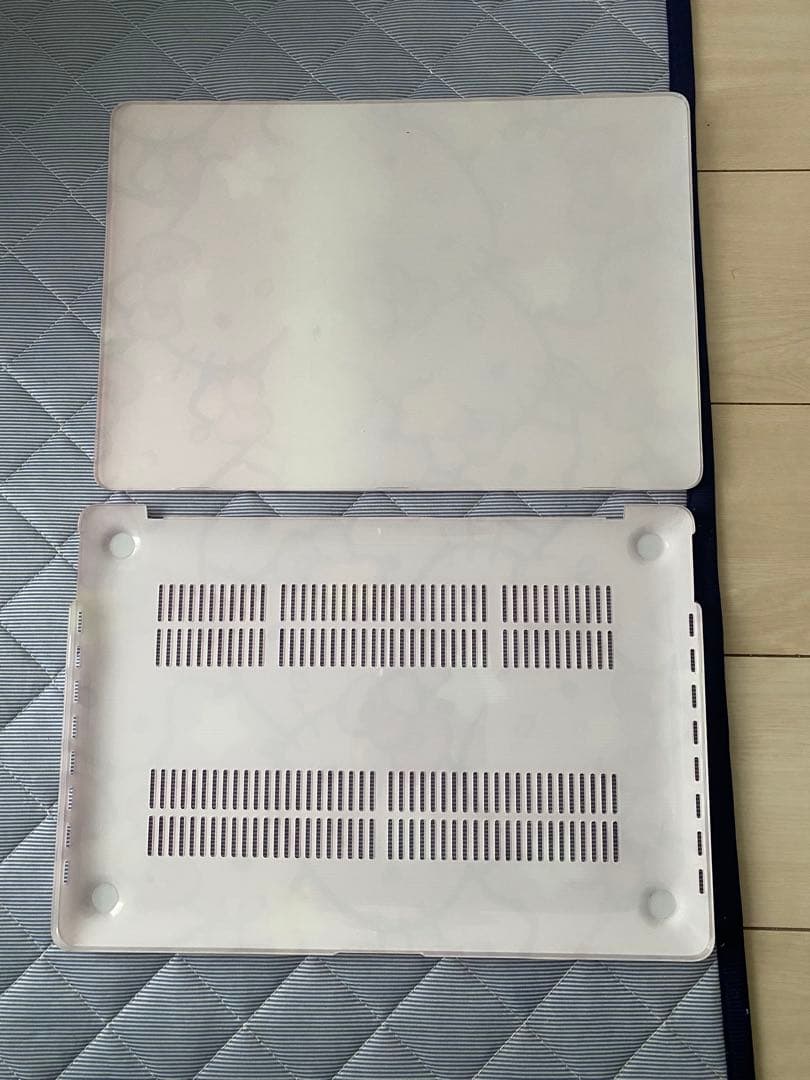 MacBook Pro 16インチキティちゃんカバー