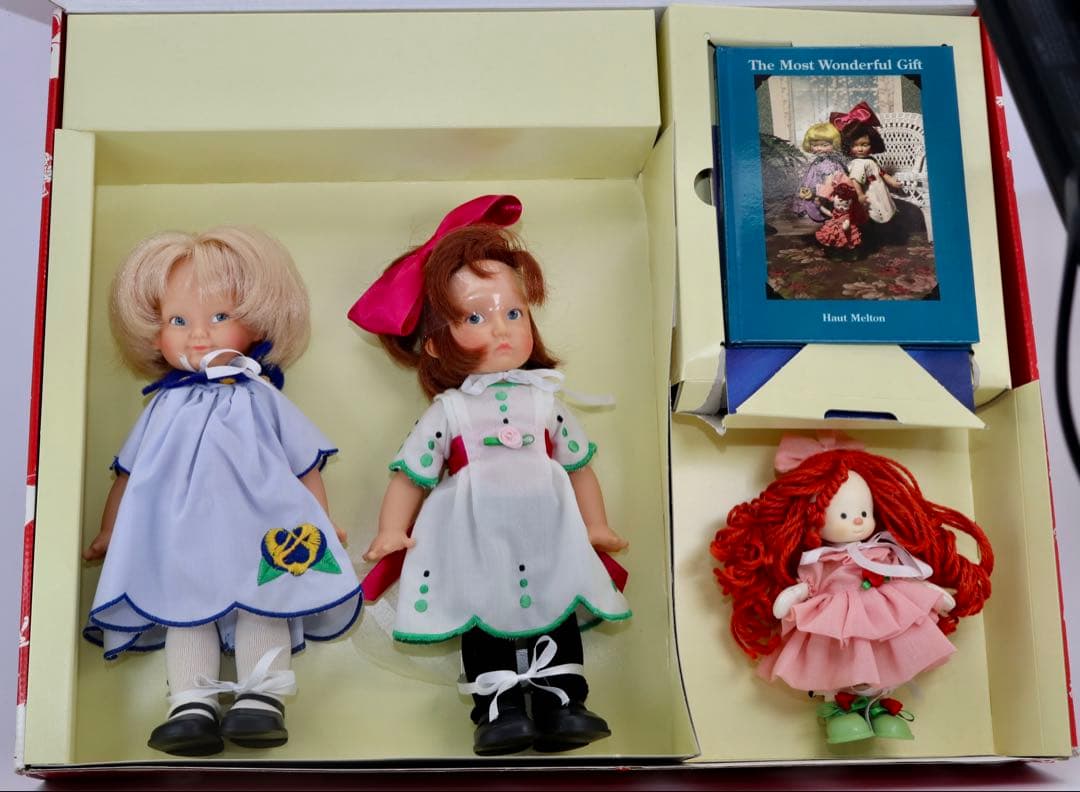 THE MOST WONDERFUL GIFT SET人形3体と絵本のセット