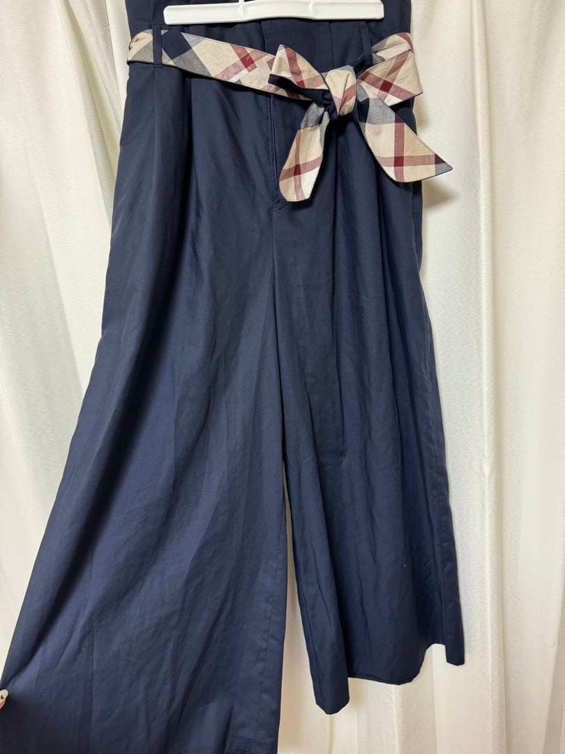 ブルーレーベルクレストブリッジネイビー ガウチョパンツ