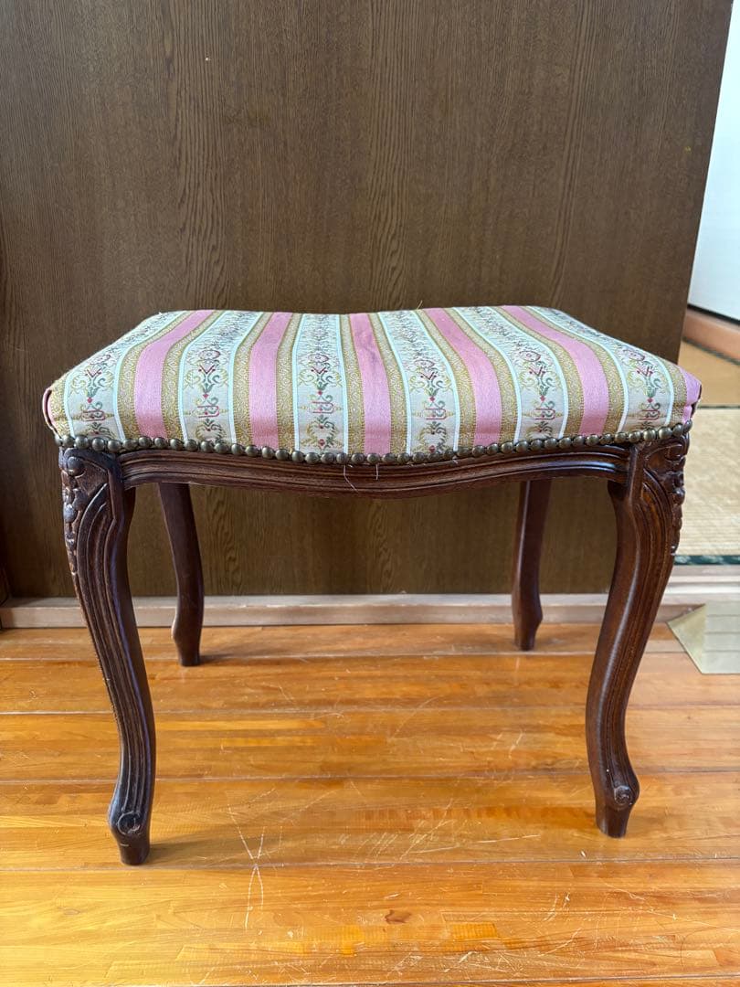 スツール　ロココ様式　木製スツール　猫脚　ヨーロピアン　ブラウン　腰掛椅子