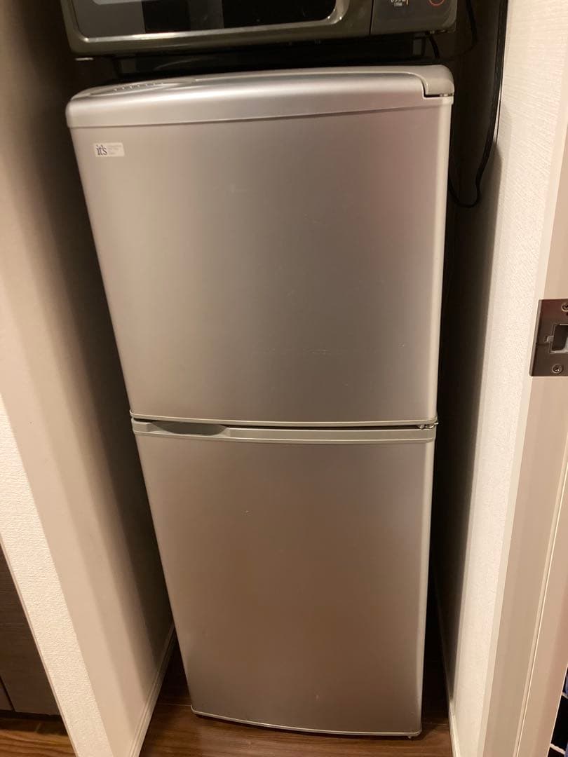 美品！シルバー 上下二段式冷蔵庫 コンパクト