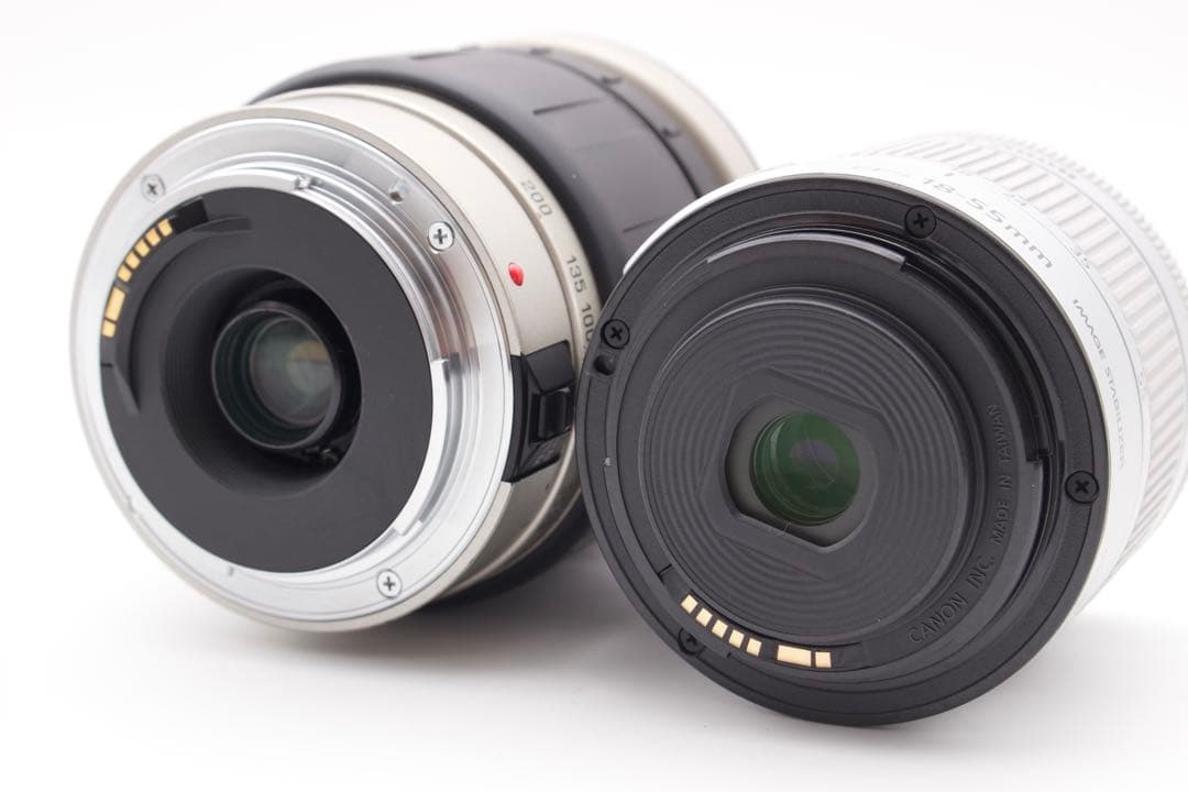 ゲリラセール！ほぼ新品❣️Canon EOS Kiss X9 ダブルレンズシルバー