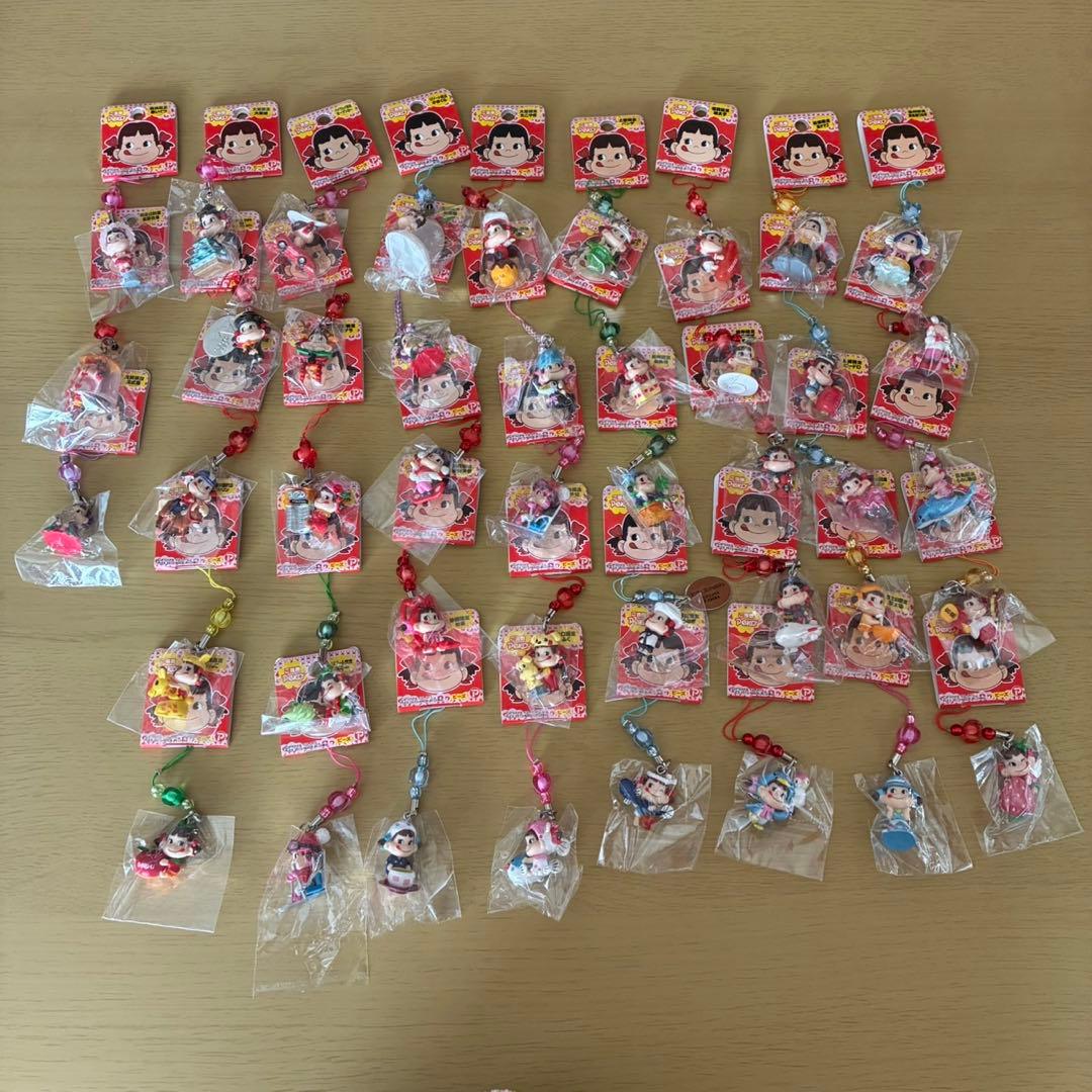 【新品未開封】ペコちゃん　43個セット　ご当地　ストラップ　キーホルダー