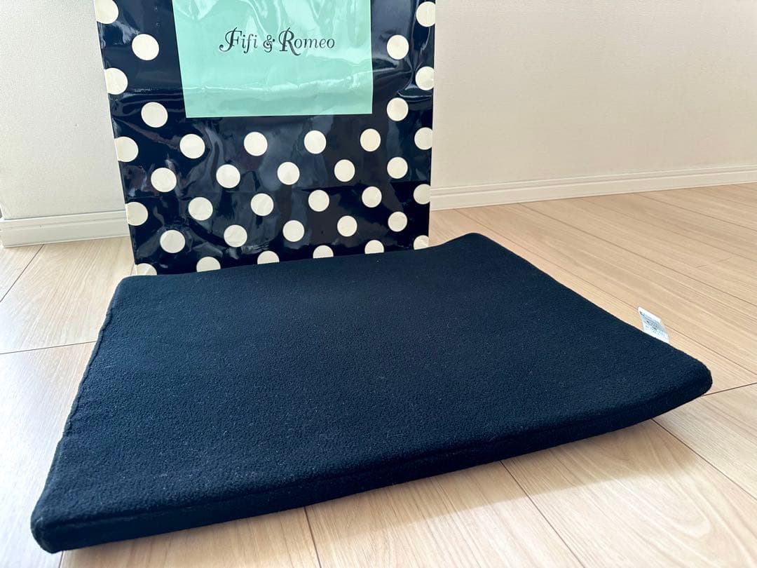 未使用品FIFI&ROMEOフィフィロメオ☆ドット柄ベッド水玉クッションペット
