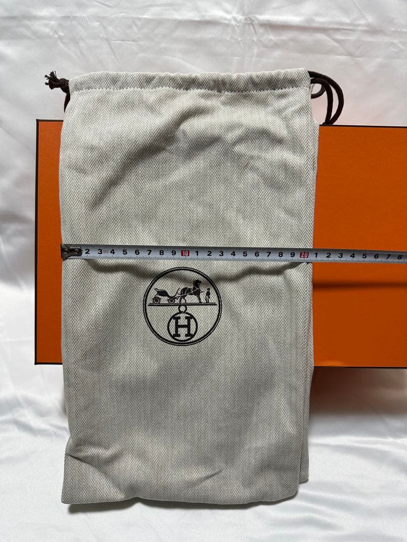 HERMES箱と巾着袋×2枚と靴紐セット