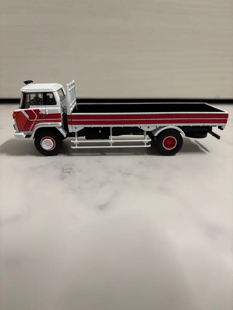 リミテッドヴィンテージ LV-N44d 日野KB324型トラック（白/赤）