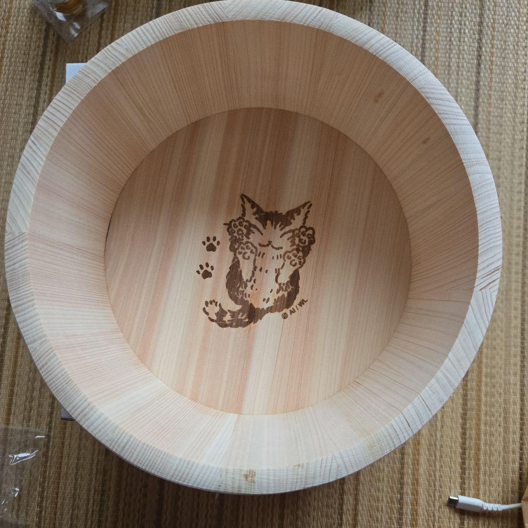 ダヤンのイラスト入り木製湯桶とボールとバスローブセット