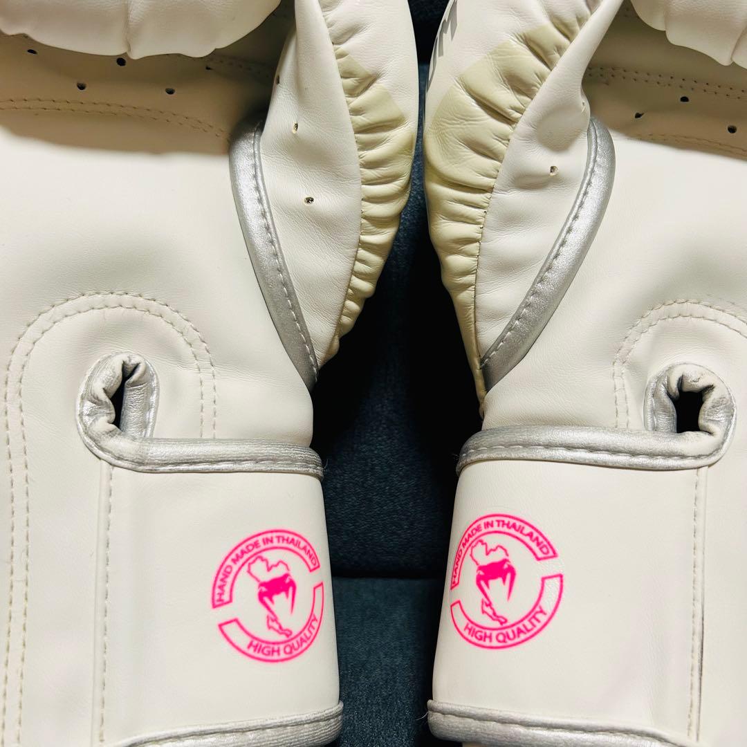 VENUM ボクシンググローブ 12oz ホワイト