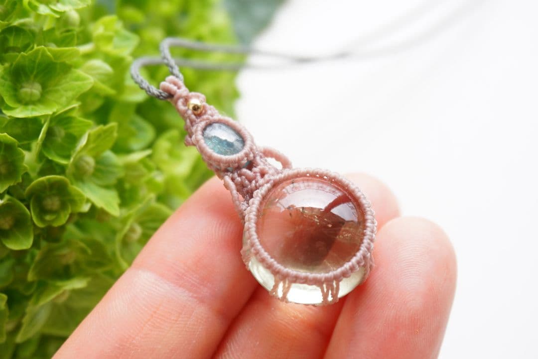 《山霞》グリーンアメジスト　グリーンカイヤナイト　マクラメ　ネックレス