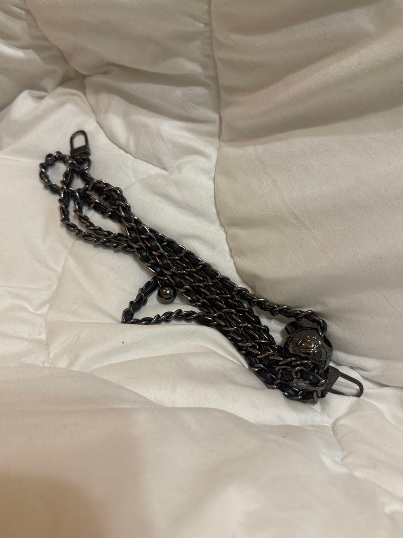 Chanel ブラック エナメル キルティング ハンドバッグ