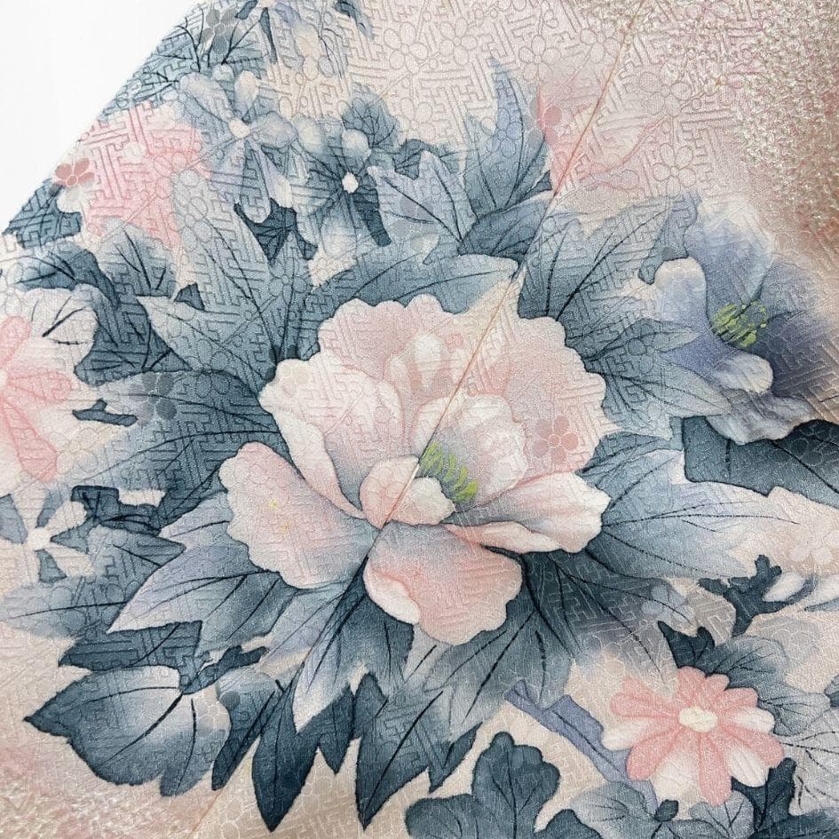 総絞り　牡丹　扇子　菊花　流線　振袖　着物　012a p