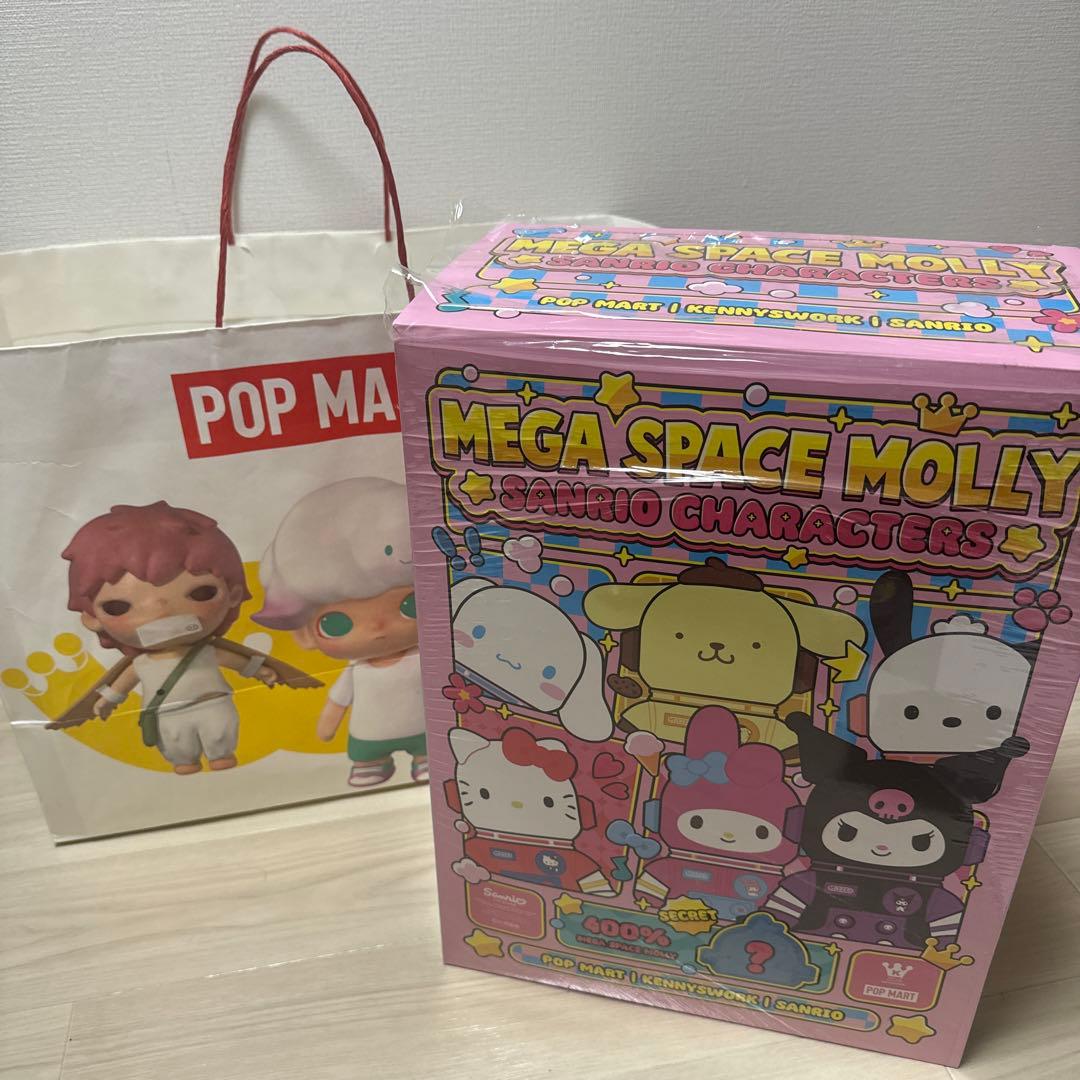 POP MART MEGA SPACE MOLLY サンリオキャラクター