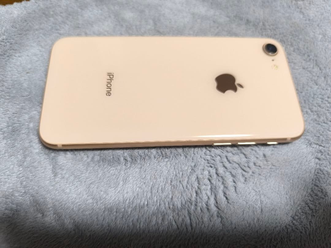 【美品】　iPhone 8本体　Gold 64 GB