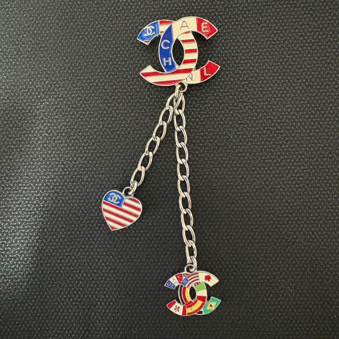 シャネル　CHANEL　ブローチ　ココマーク　国旗柄　ハート