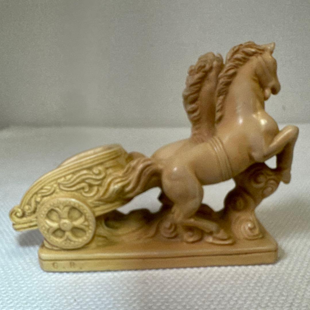 ギリシャ古代裸のりんごを持つ女性 馬の二輪車　２個セット　イタリア