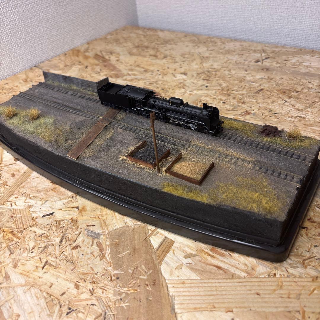 【ケースあり】N保管用ジオラマ「晩秋の線路」—時を忘れるクラシックベース—