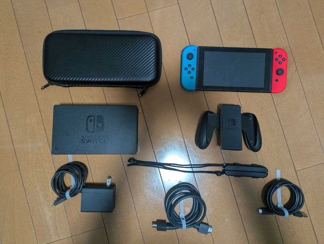 Nintendo Switch 本体 および付属品