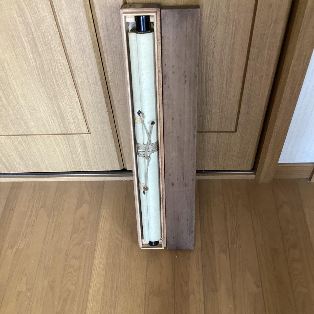 橋本静水筆　　水墨彩色画　【　鍾馗図　】　　紙本掛軸一幅　　軸先漆　　568