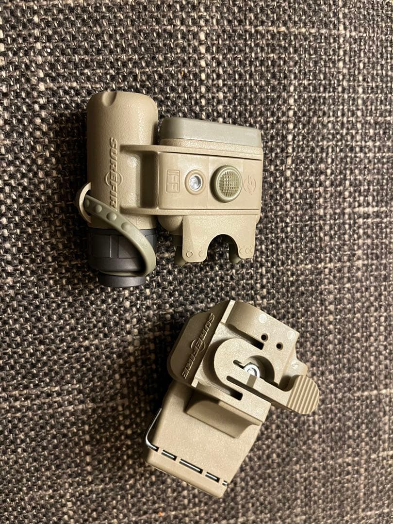 最終値下げ　実物SureFire HL1-C-TN タン　赤/白　IR