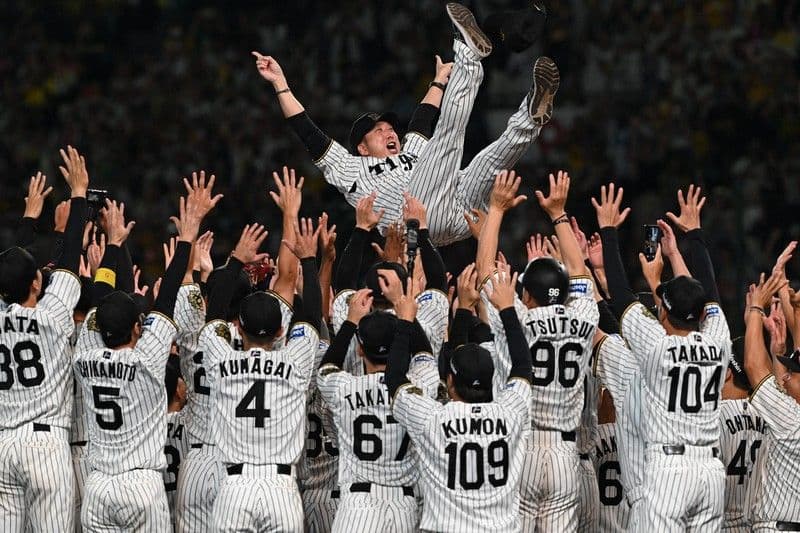 懐かしい阪神タイガース歴代優勝メンバー＆歴代優勝チャンピオンフラッグ＆胴上げ