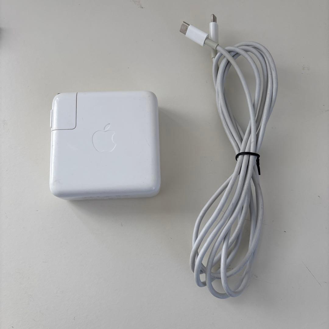 【充放電31回・超美品】MacBook Pro 13インチ 2017 シルバー