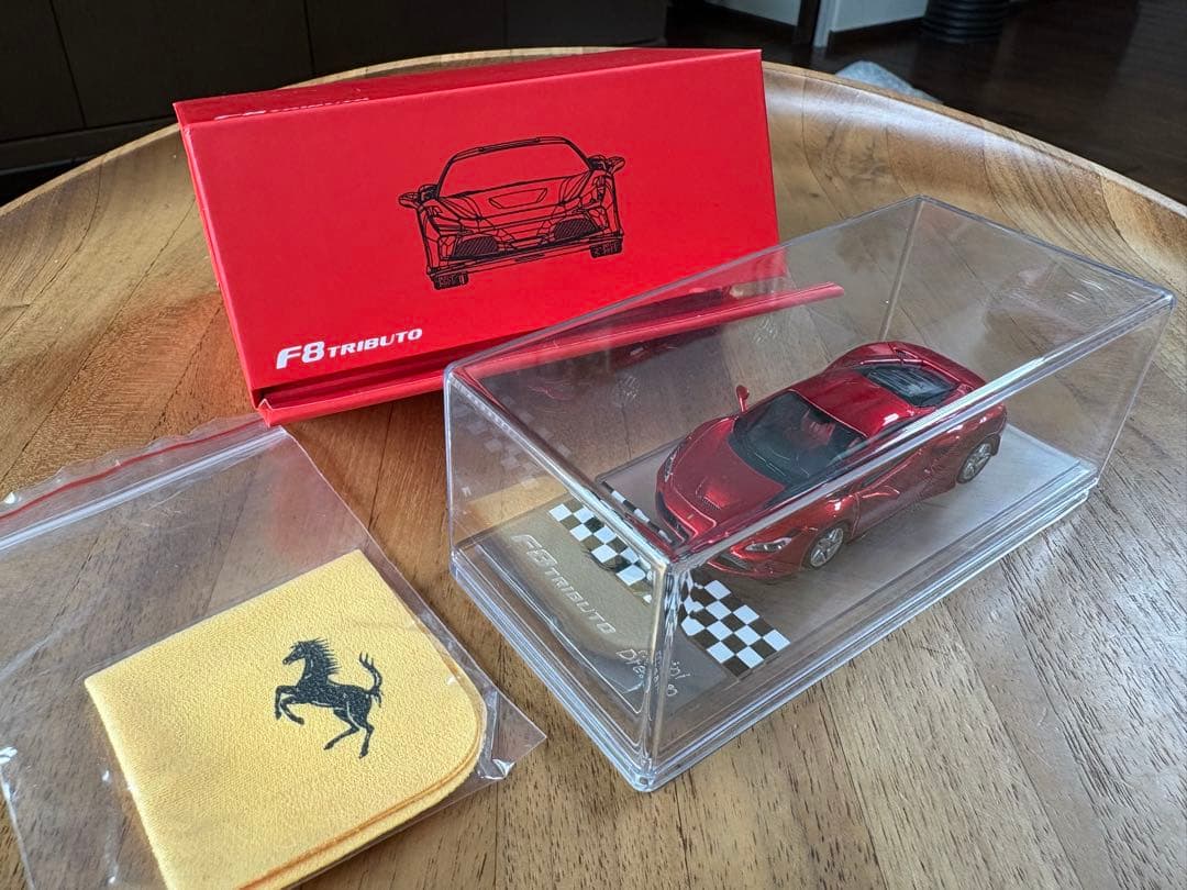 Ferrari F8 Tributo ミニカー 赤