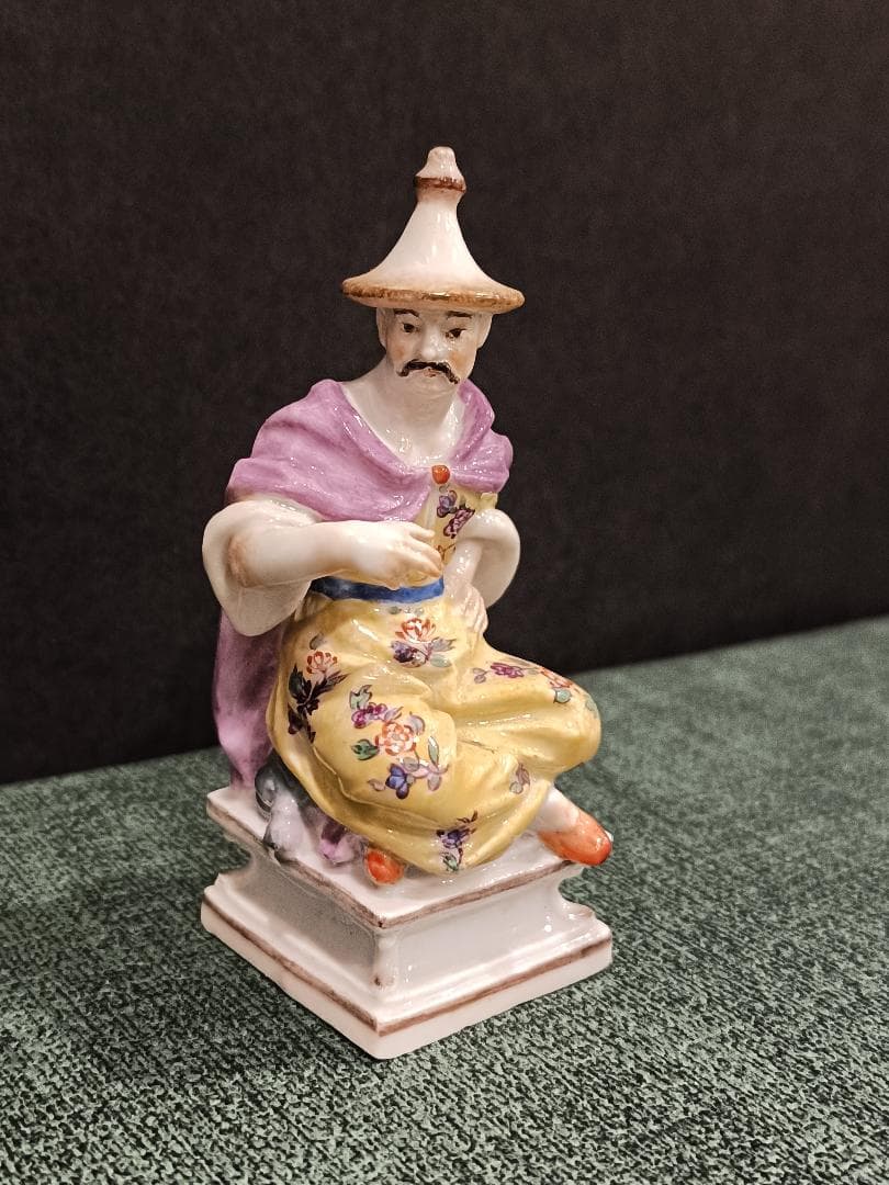 陶器製 男性フィギュリン